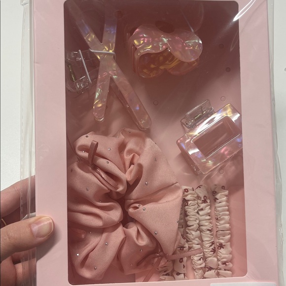 Pink Hair Accessory Set - Picture 2 of 2